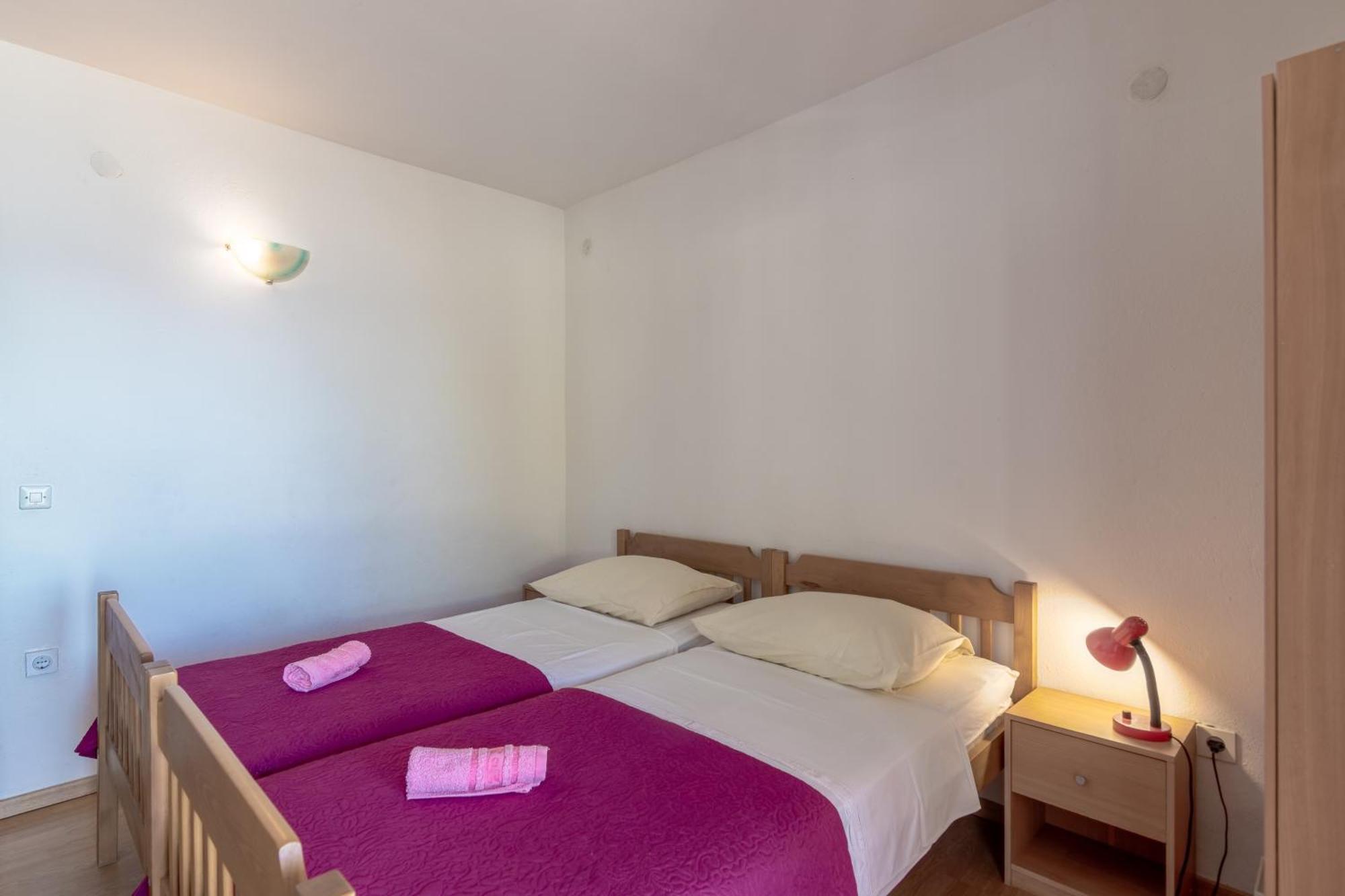 Seaside Secluded Apartments Cove Torac, Hvar - 575 Gdinj Bilik gambar