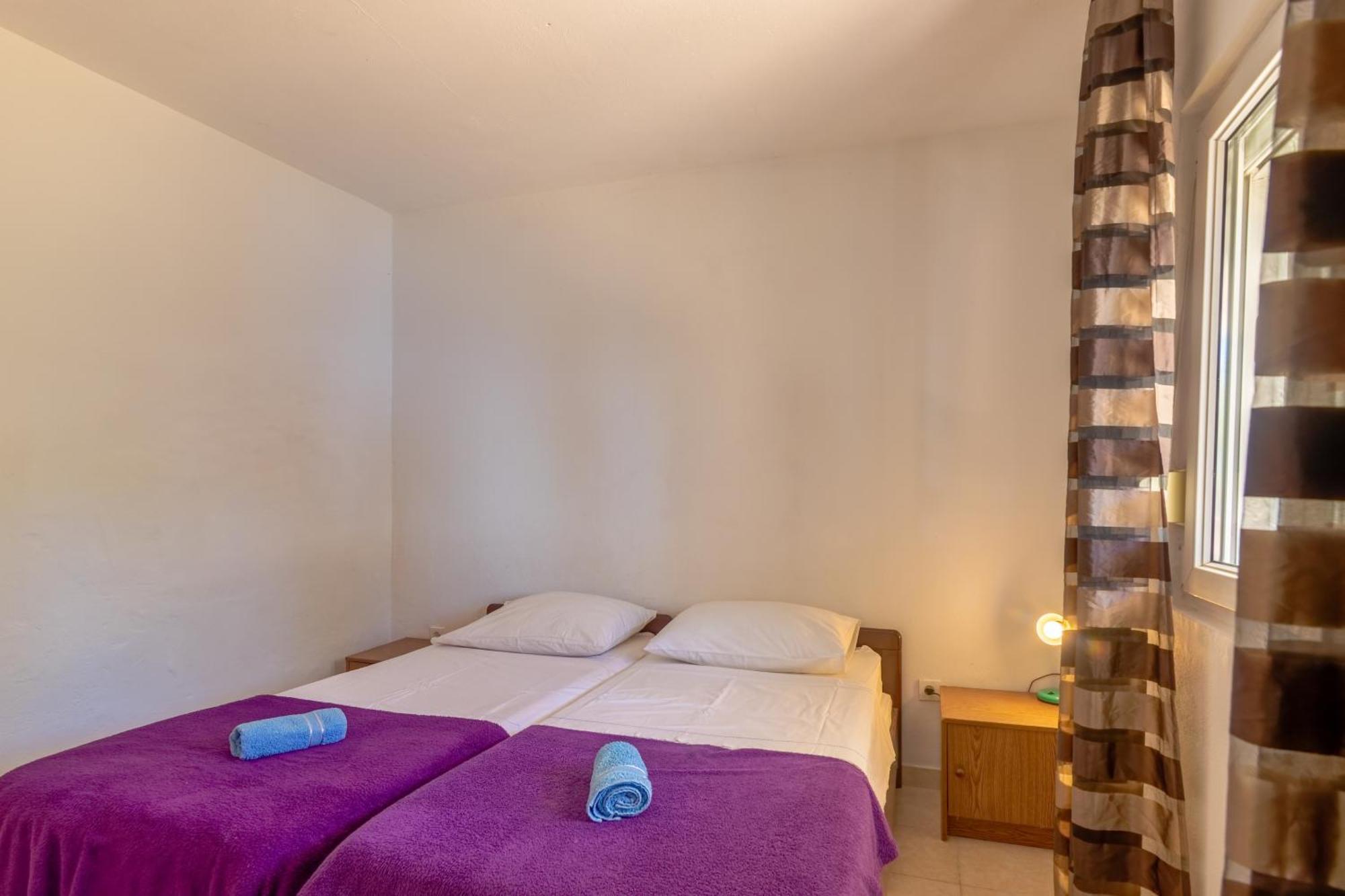 Seaside Secluded Apartments Cove Torac, Hvar - 575 Gdinj Bilik gambar